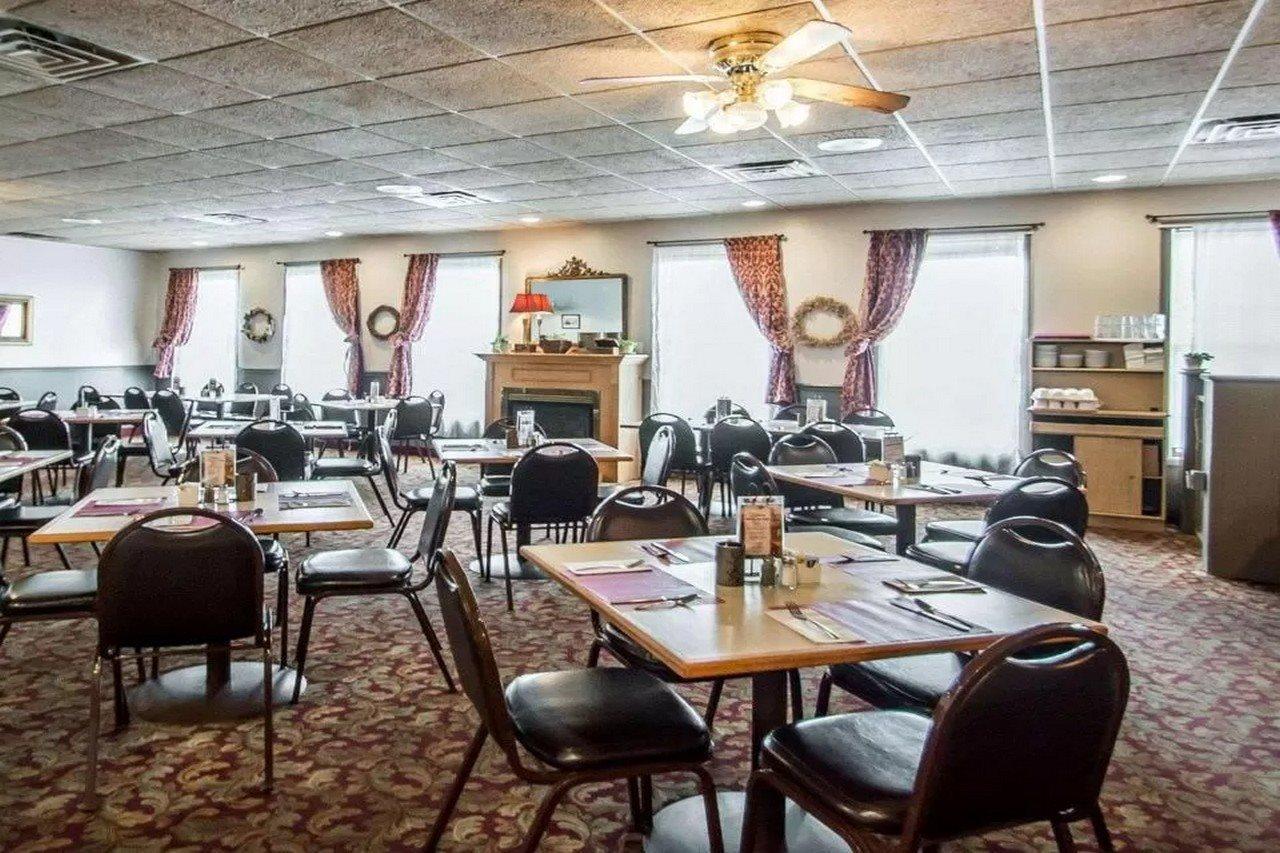 Rodeway Inn Lakeville Buitenkant foto