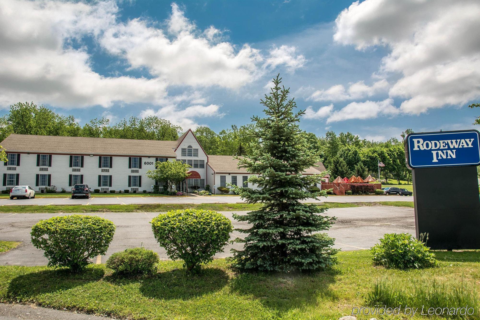 Rodeway Inn Lakeville Buitenkant foto
